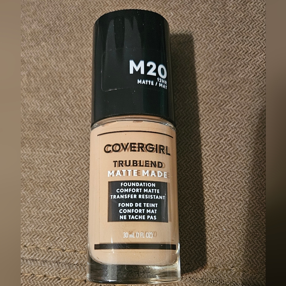 COVERGIRL TruBlend Matte Made Foundation M20 - Beige